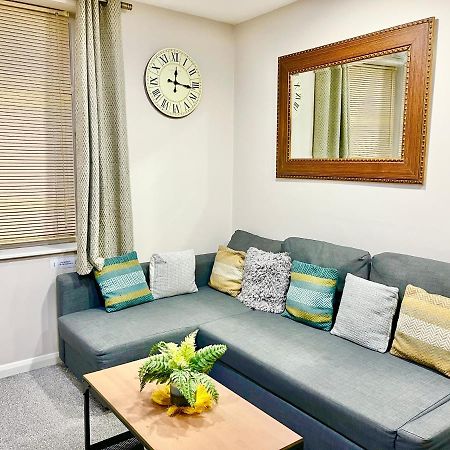 דרטפורד Ar-Rahman, 1 Bed Room And 1 Living Room Apartment מראה חיצוני תמונה