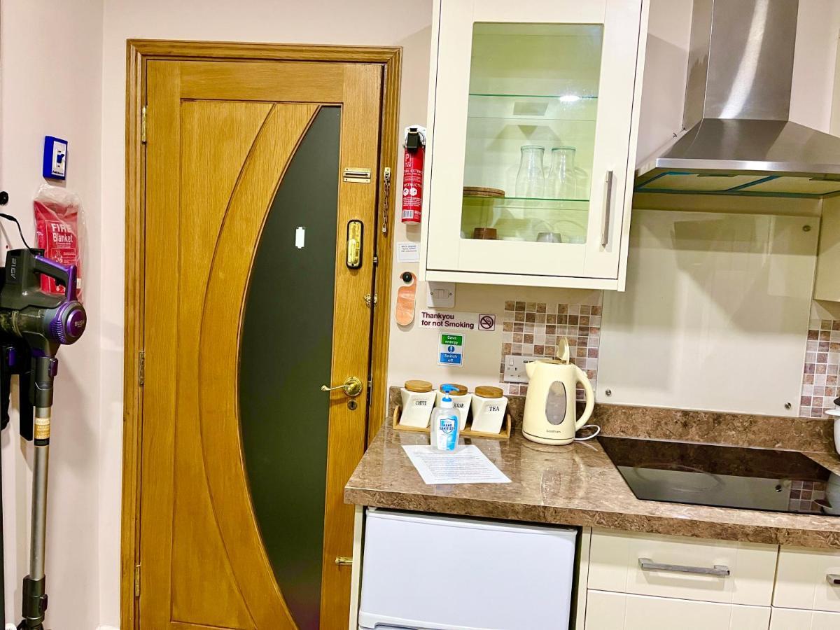 דרטפורד Ar-Rahman, 1 Bed Room And 1 Living Room Apartment מראה חיצוני תמונה