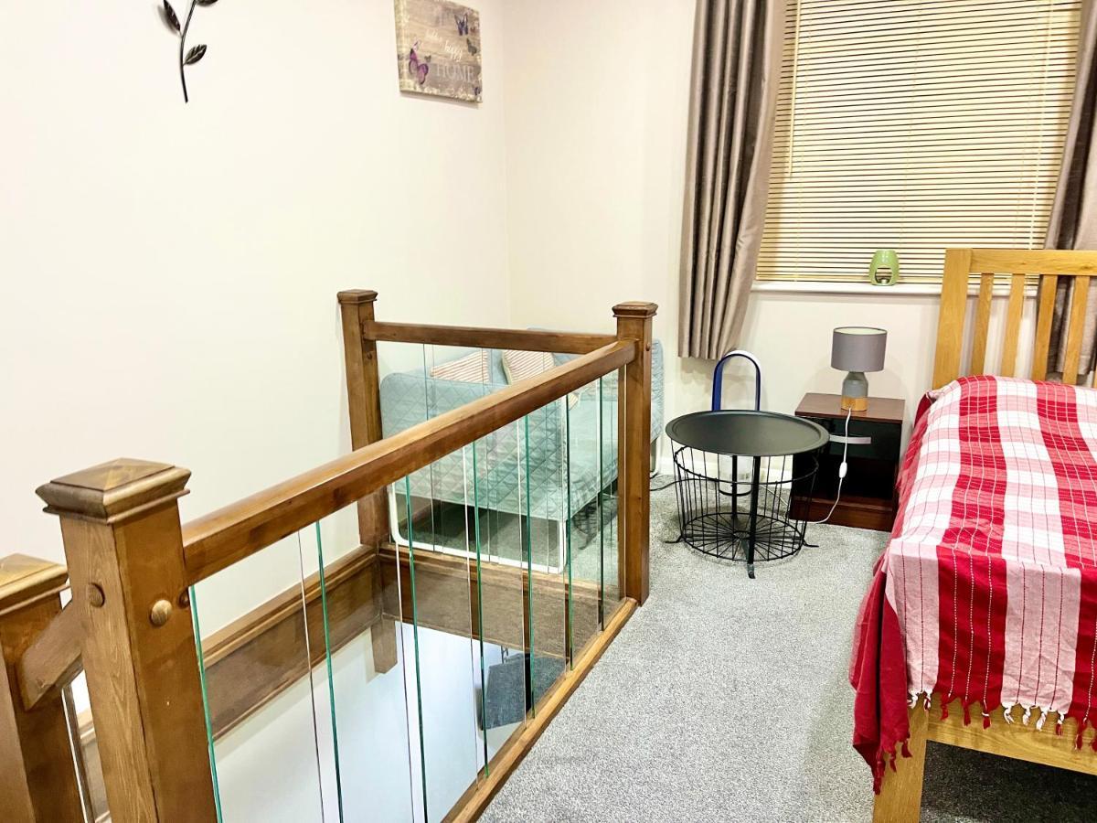 דרטפורד Ar-Rahman, 1 Bed Room And 1 Living Room Apartment מראה חיצוני תמונה